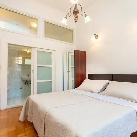 Apartment Placa