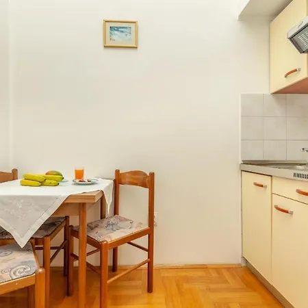 Apartment Placa *